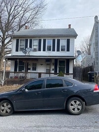 Building Photo - 737 Girard St