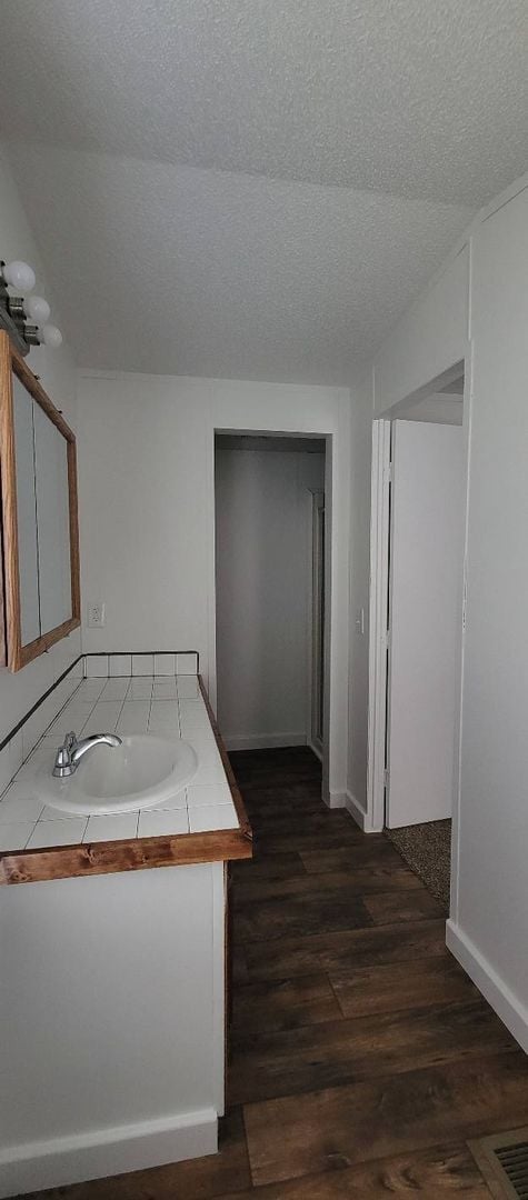 Building Photo - Ready to Move in