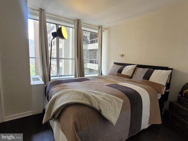 Building Photo - 224 W Rittenhouse Square