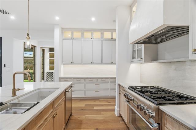 Building Photo - 4929 Newmore Ave