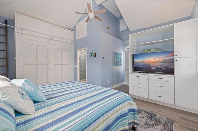 Building Photo - 106 7th Ave