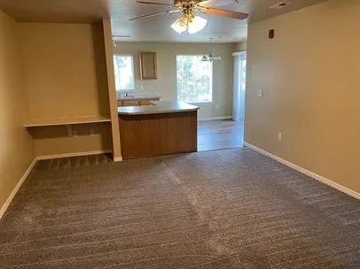 Building Photo - 2 bed / 1 bath ground-floor apartment in a convenient location in west Boise
