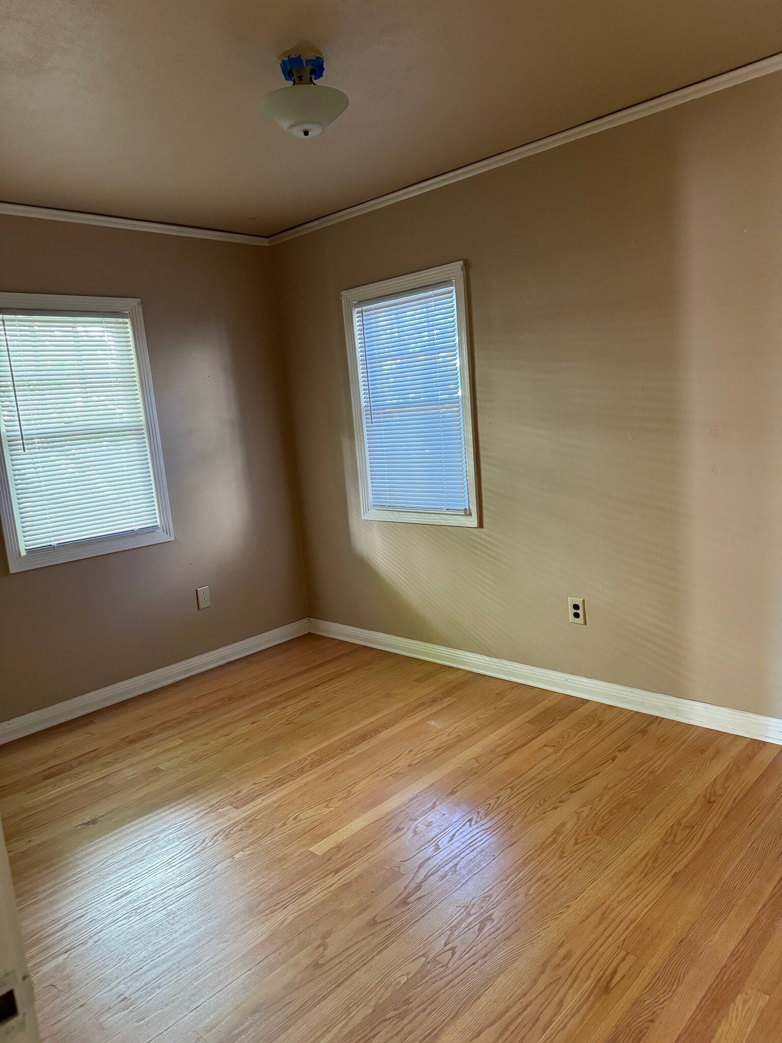 Building Photo - 7405 NE Prescott St