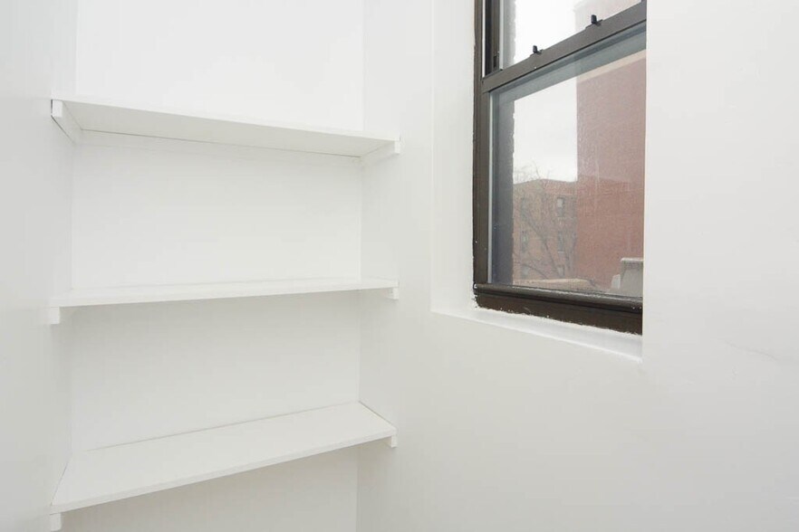 Building Photo - 2737 N Spaulding Ave