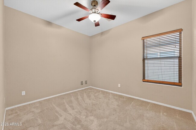 Building Photo - 921 W Dana Dr