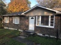 Building Photo - 240 Old Shackle Island Rd