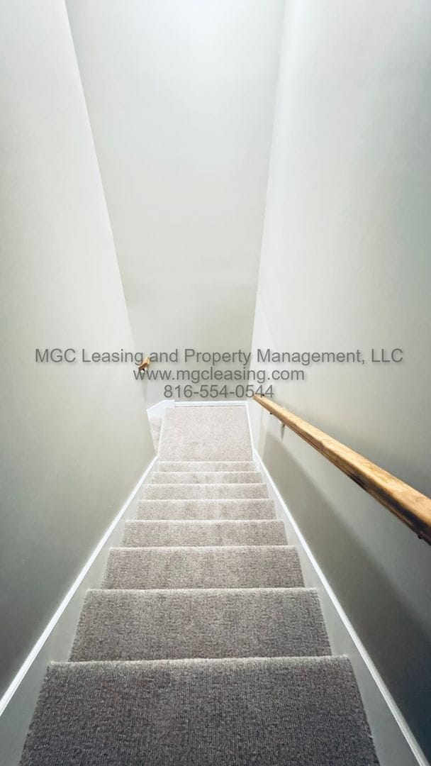 Building Photo - Baltimore Townhomes: Special Offer - One Month Free Rent!