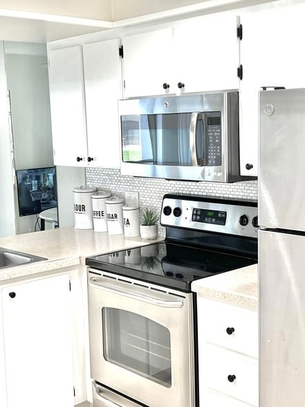 Building Photo - 1605 S US Hwy 1