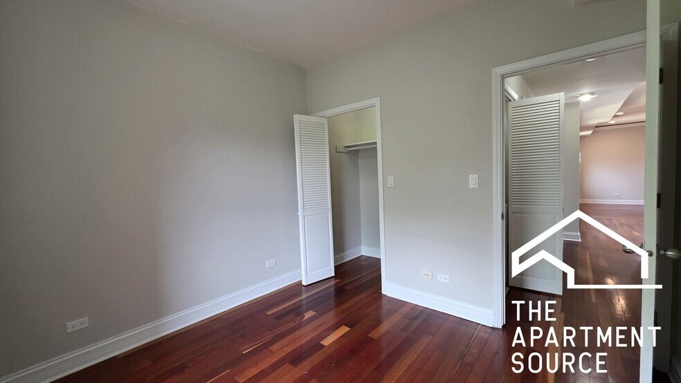 Building Photo - 2038 W Touhy Ave