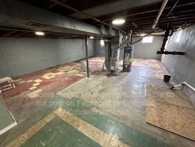 Building Photo - 12211 E 52nd Terrace