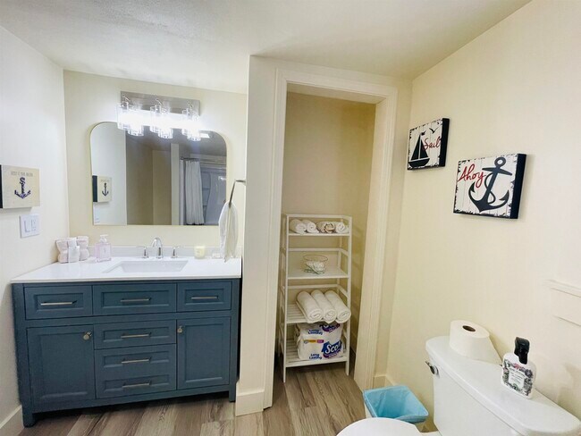 Building Photo - 17 Arch St