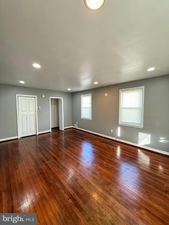 Building Photo - 6842 Fait Ave