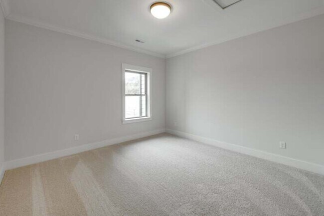 Building Photo - 9678 Dutton Ln