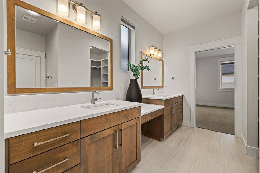 Building Photo - 6318 S Utmost Ln