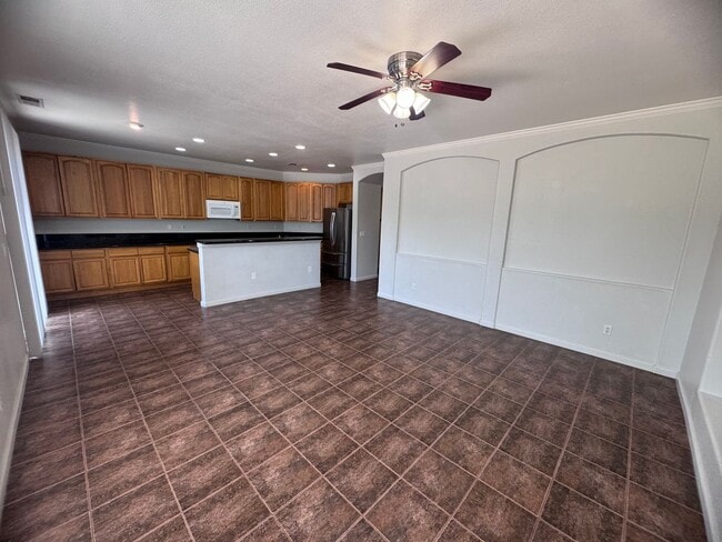 Building Photo - Stonelake Community - Four Bedroom!