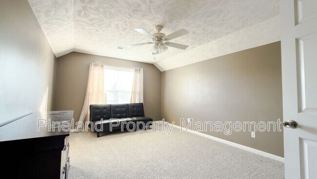 Building Photo - 215 Americana Dr