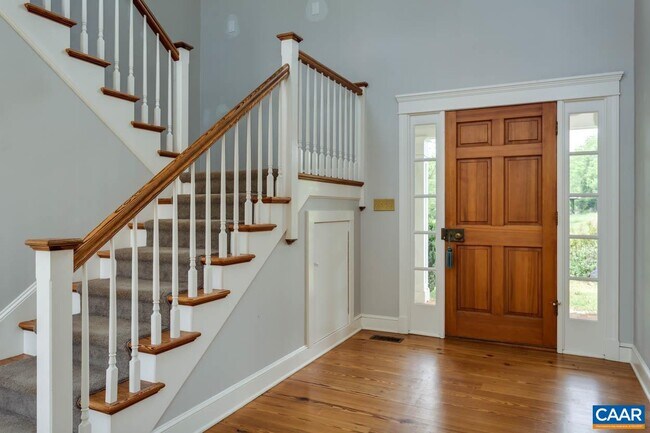 Building Photo - 1522 Oak Hill Ln