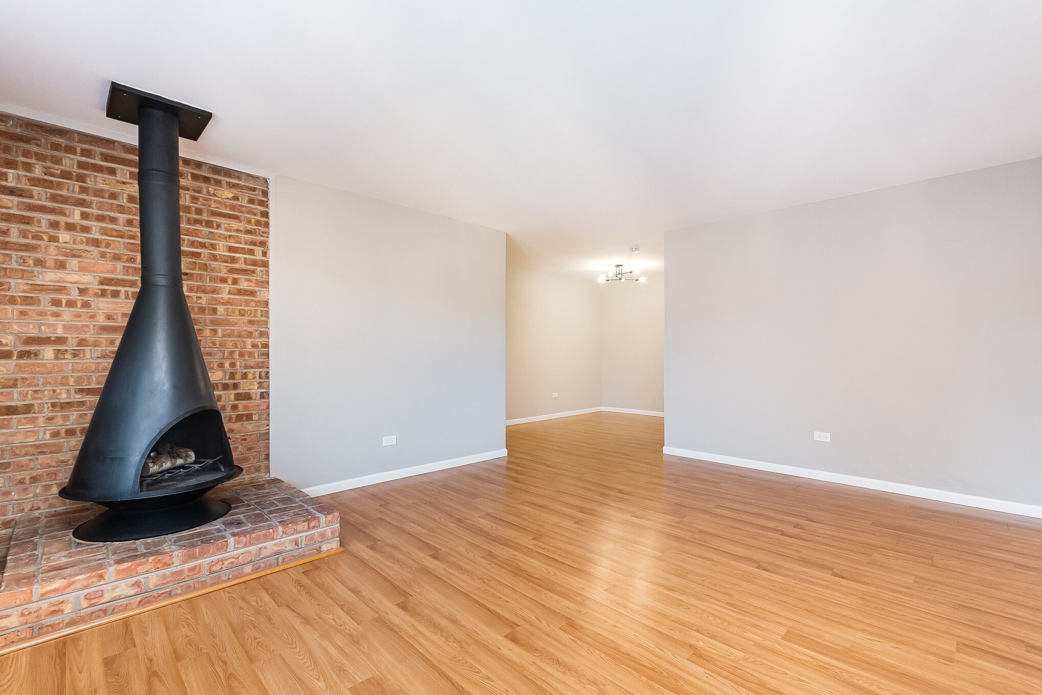 Building Photo - 6165 Knoll Wood Rd