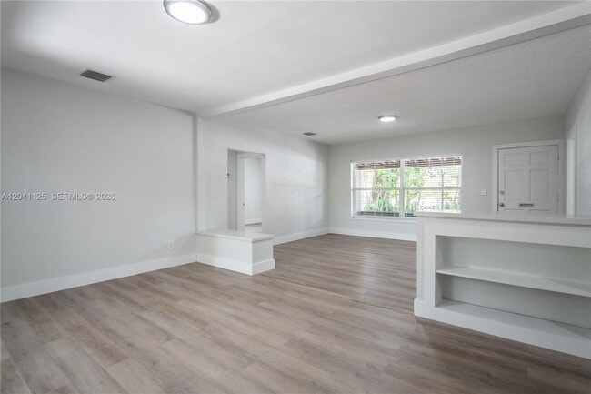 Building Photo - 1691 NE 143rd St