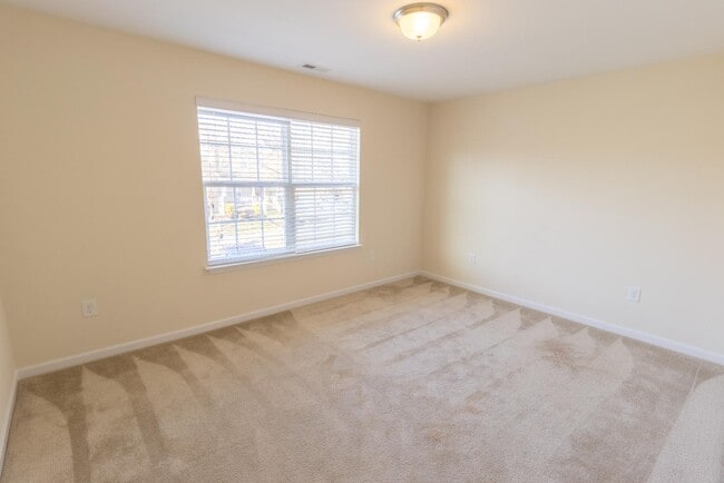 Building Photo - 2038 Sinclair Trce