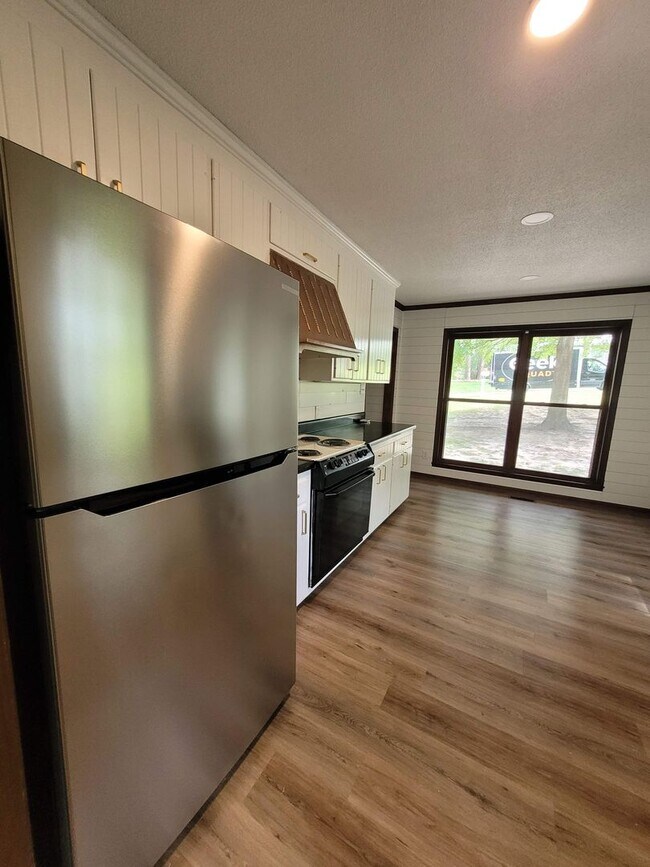 Building Photo - 2112 Westfield Dr