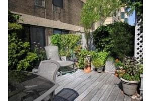 Building Photo - 439 W 43rd St