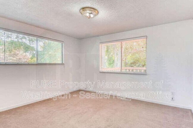 Building Photo - 4317 N Cheyenne St