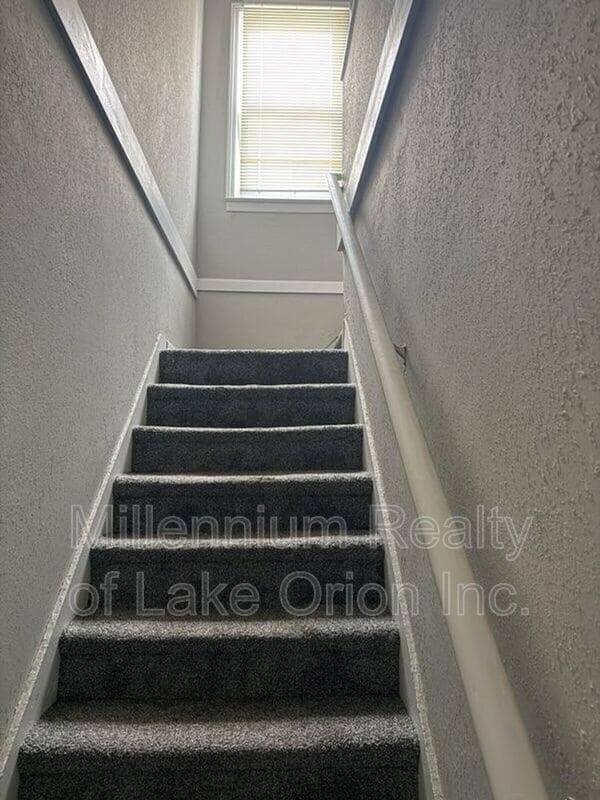 Building Photo - 695 1st Ave