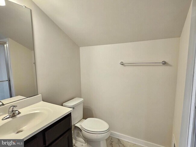 Building Photo - 8650 Satinwood Dr