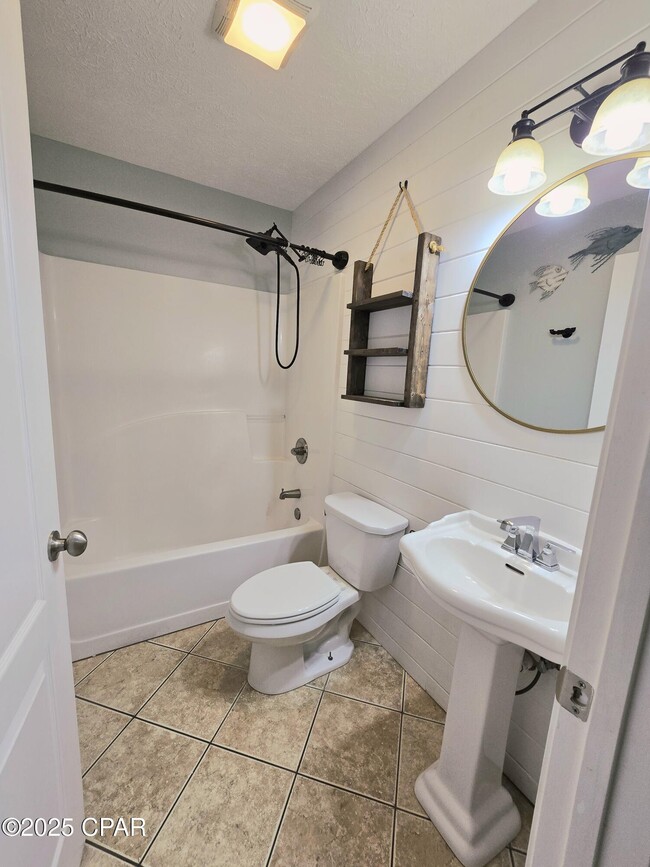 Building Photo - 603 Diamonte Cir