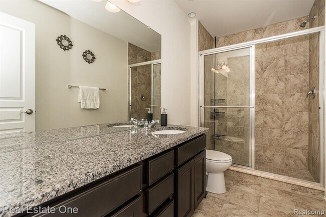 Building Photo - 124 Oakland Crest Dr