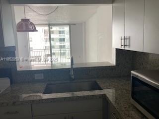 Building Photo - 345 Ocean Dr