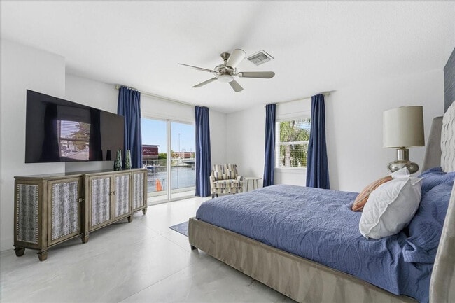 Building Photo - 4331 W Tradewinds Ave