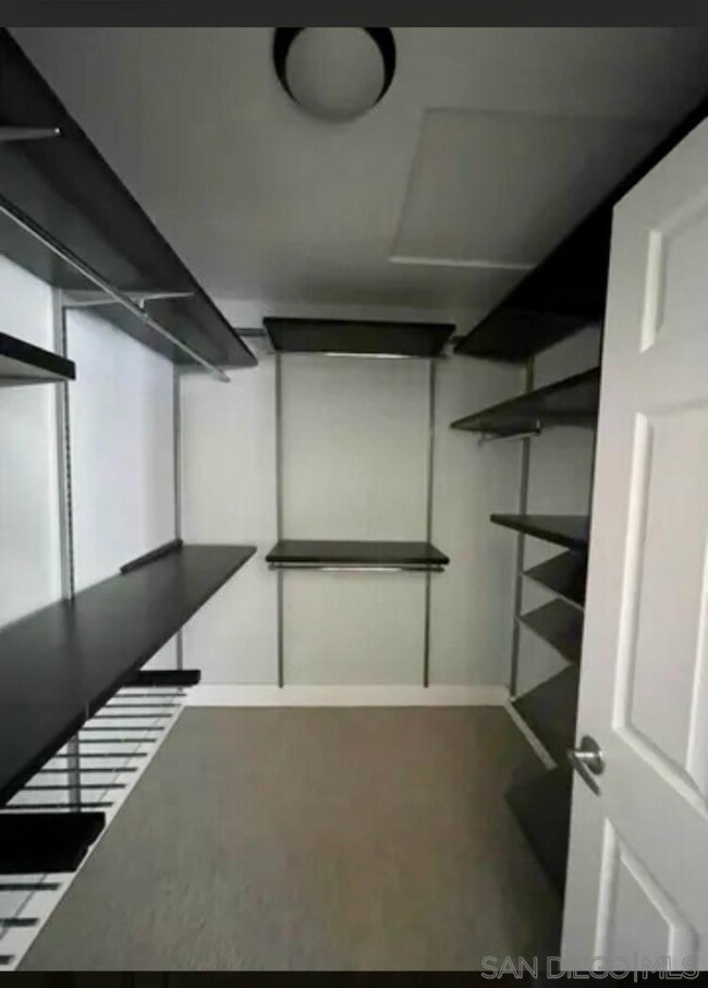 Building Photo - 2096 Northshore Dr
