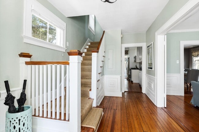 Building Photo - 56 Gadsden St