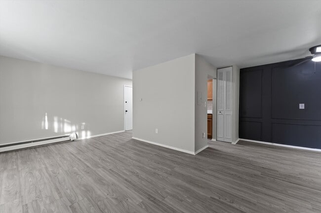 Building Photo - The Reserve at Warren