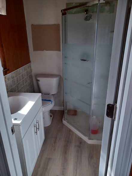 Building Photo - 70 Maple St