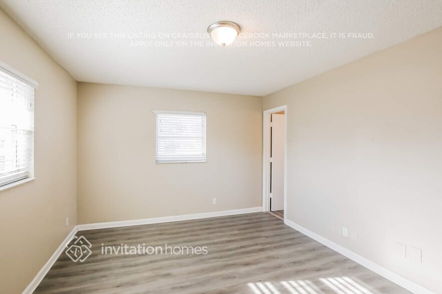 Building Photo - 10966 Winding Creek Way