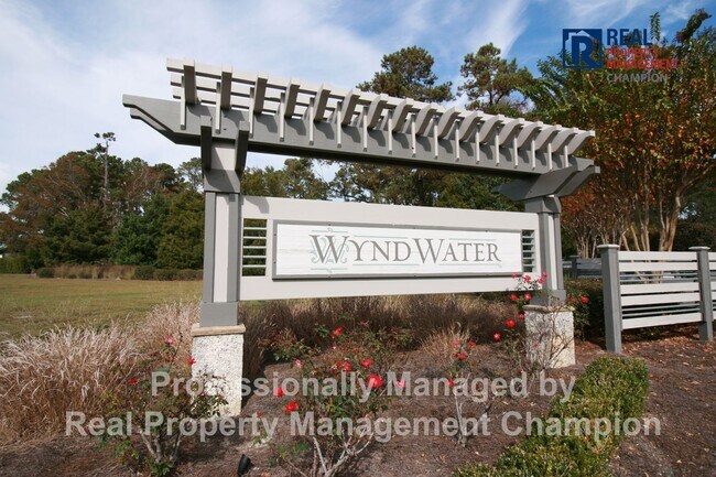 Building Photo - Spacious 4 BD Executive Home Loaded with U...