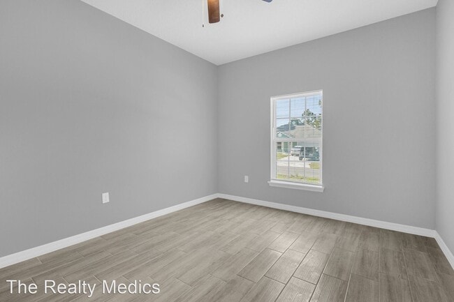 Building Photo - 3 br, 2 bath House - 2782 Wright Ave SE