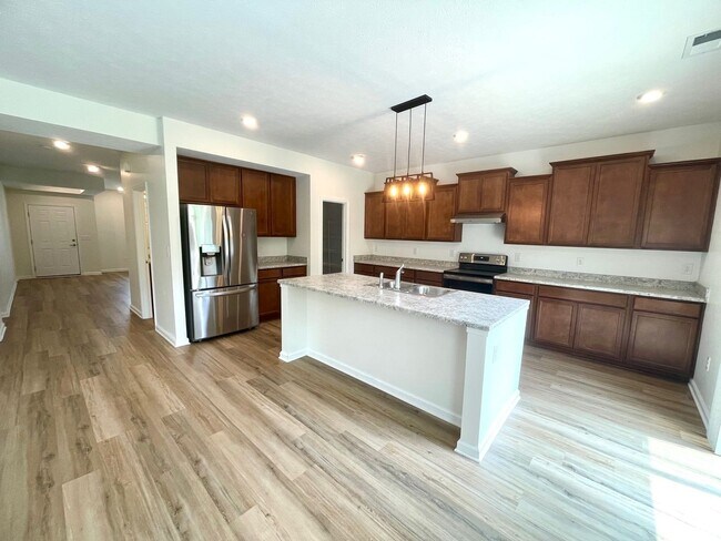 Building Photo - Newer Construction Home!