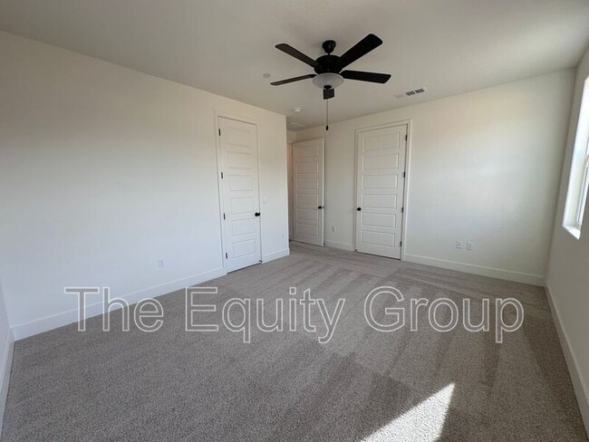 Building Photo - 2405 N Fontana St