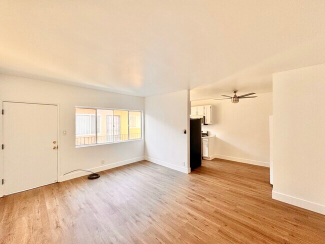 Building Photo - 2718 Cochran Ave