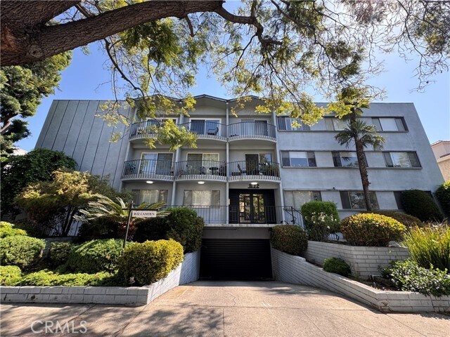 Primary Photo - 1632 Camden Ave