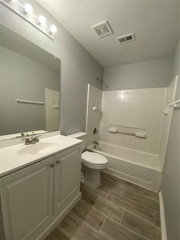Building Photo - 11509 Petunia Dr