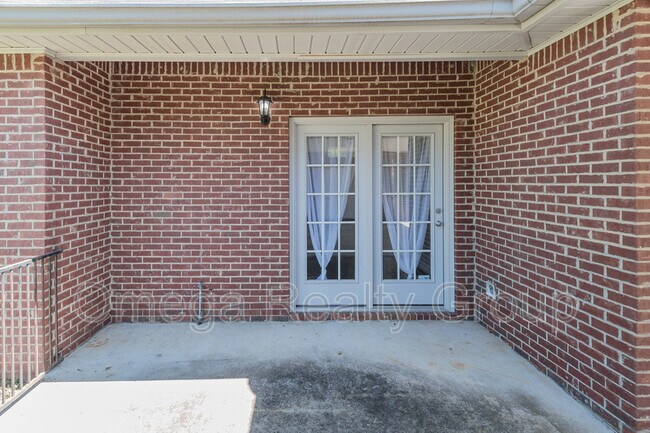 Building Photo - 14 Oakleigh Dr