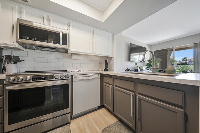 Building Photo - 78347 Terra Cotta Ct