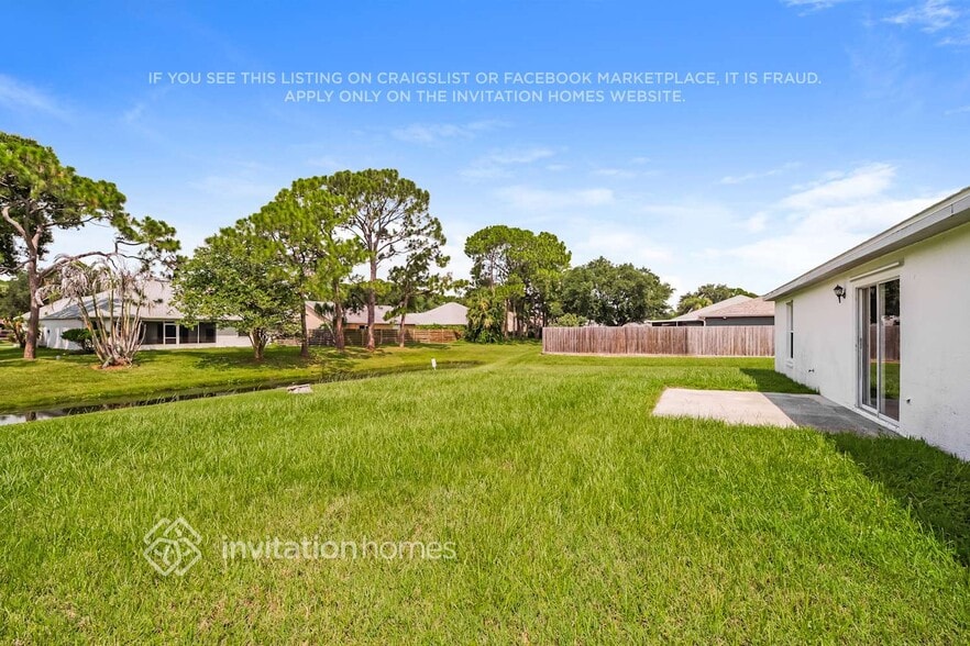 Building Photo - 1460 Casa Rd