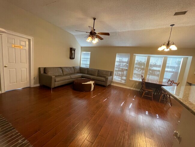 Building Photo - 2420 Creek Crossing Ct