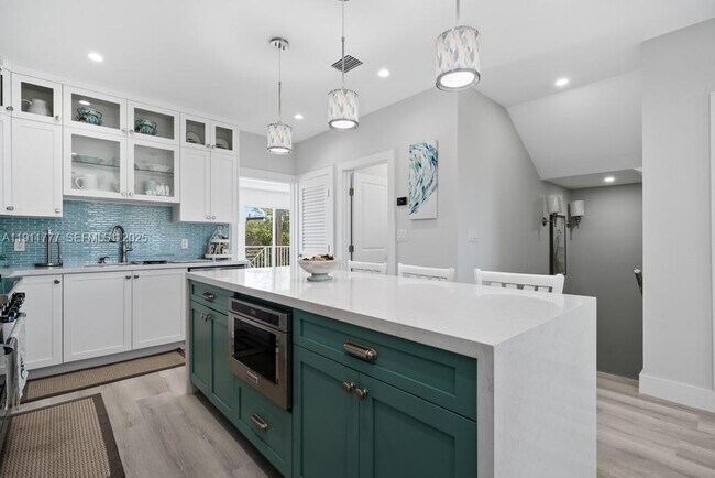 Building Photo - 112 Ave D